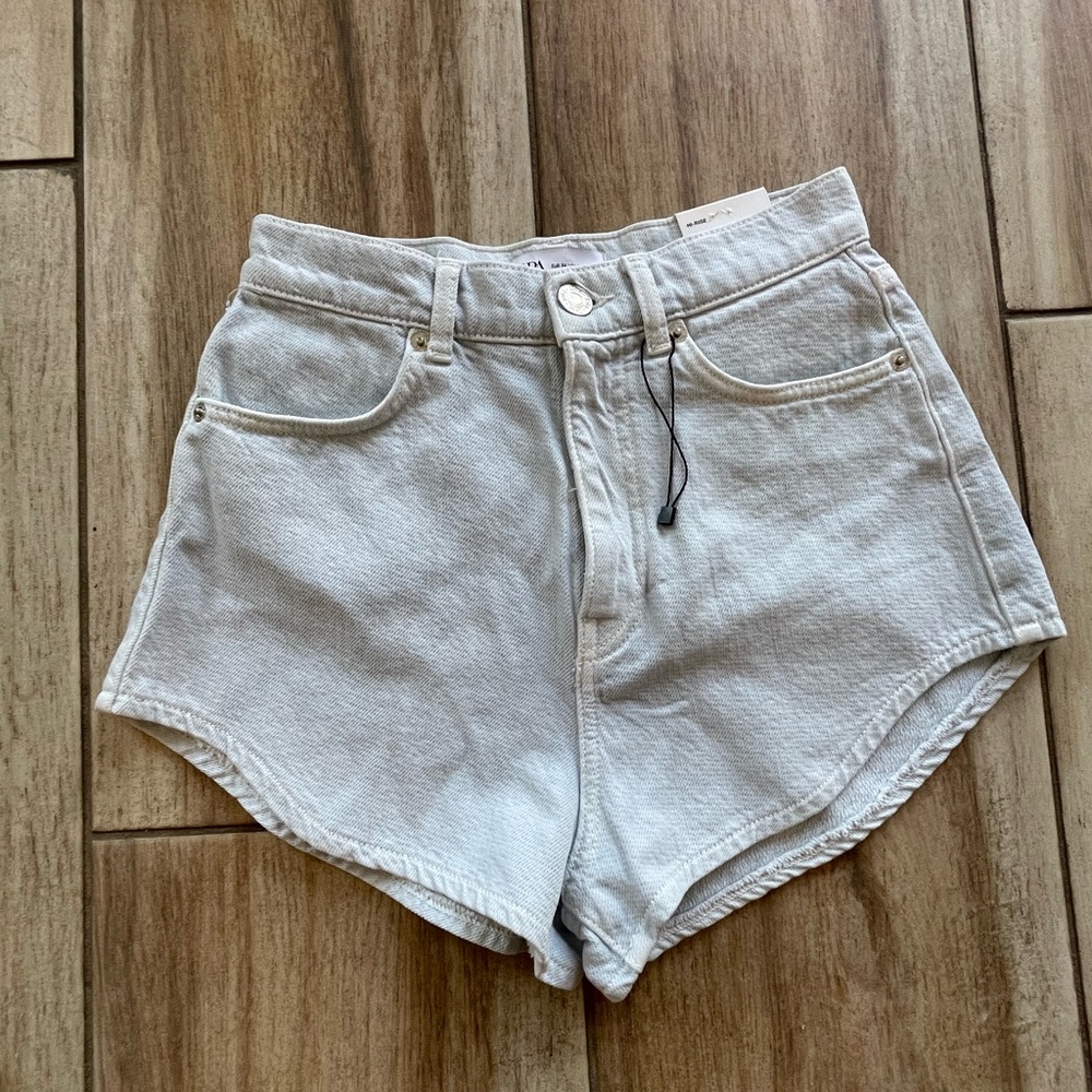 Zara NEW with tags size 2 high waist shorts